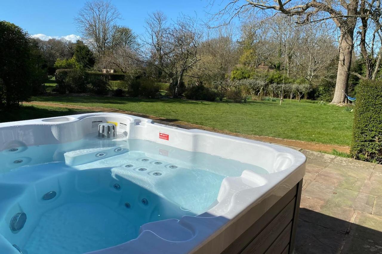 The Barn House - Swimming Pond,Jacuzzi,Chicks! Villa Battle Buitenkant foto